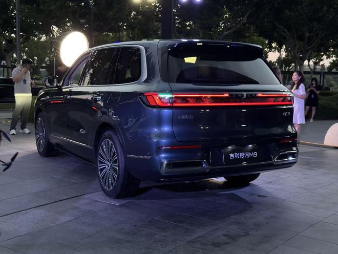 吉利银河M9将于9月17日上市不朽情缘试玩版预售1938万起(图2) 吉利银河M9将于9月17日上市不朽情缘试玩版预售1938万起(图2)