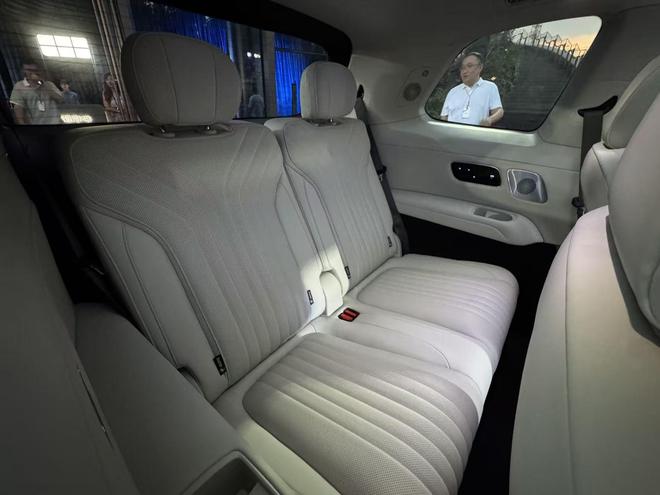 吉利银河M9将于9月17日上市不朽情缘试玩版预售1938万起(图13) 吉利银河M9将于9月17日上市不朽情缘试玩版预售1938万起(图13)