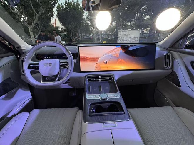 吉利银河M9将于9月17日上市不朽情缘试玩版预售1938万起(图6) 吉利银河M9将于9月17日上市不朽情缘试玩版预售1938万起(图6)